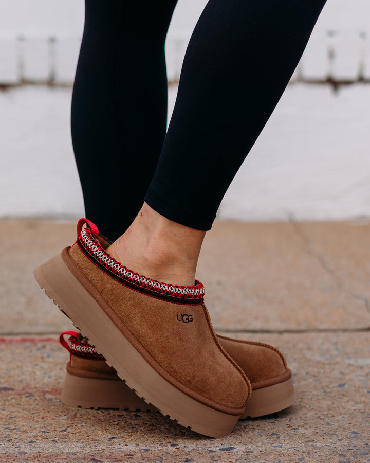 UGG: Tazz Platform Slipper in Chestnut - The Vogue Boutique
