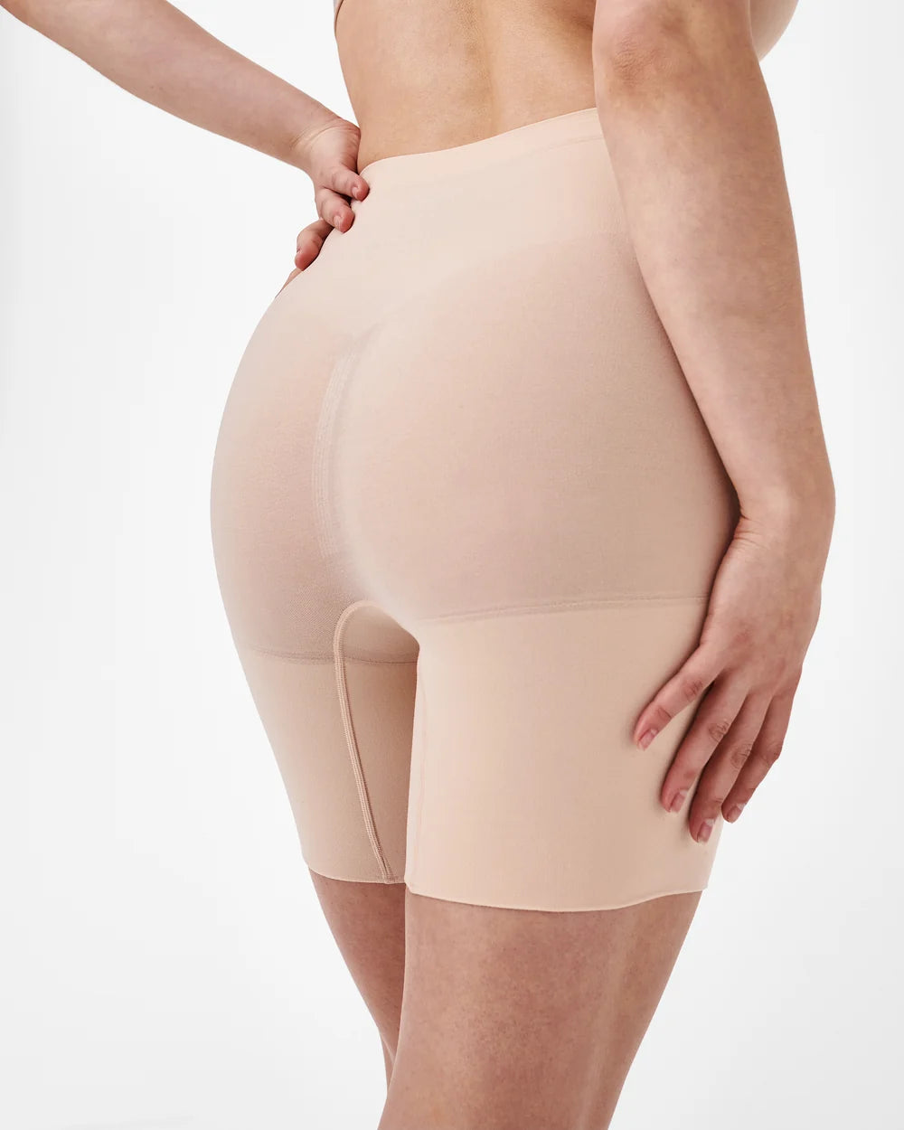 Spanx: Spanxculpt Seamless Power Mid-Thigh Short in Oat (10397R)