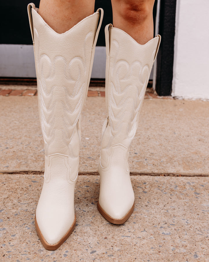 Coconuts: DIXIE in Off White Zzofw