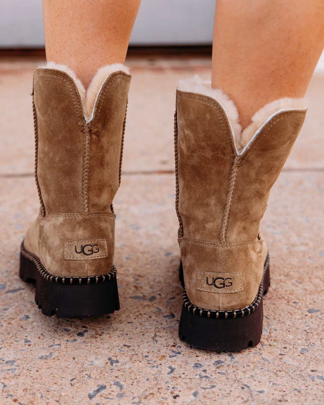 UGG: Uptowner Short Boot in Light Bronze (1184492)