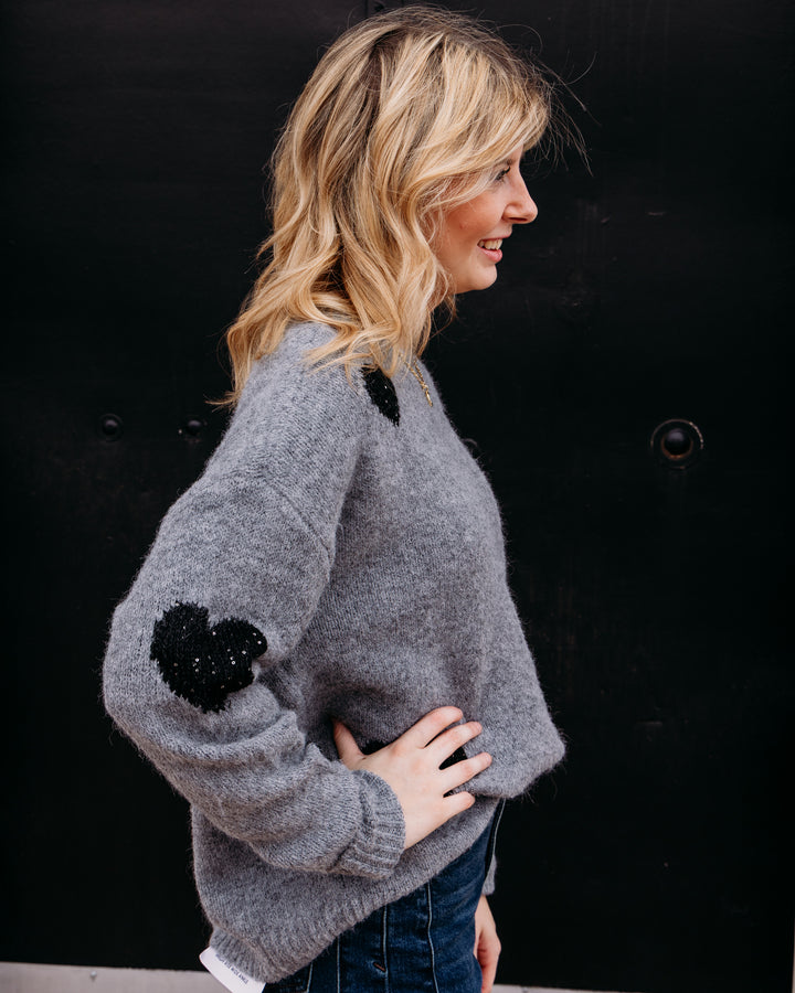 Charlie B: Long Sleeve Drop Shoulder Crew Neck Heart Embroidered Sweater in Gris Moyen Chiné (C2987H)