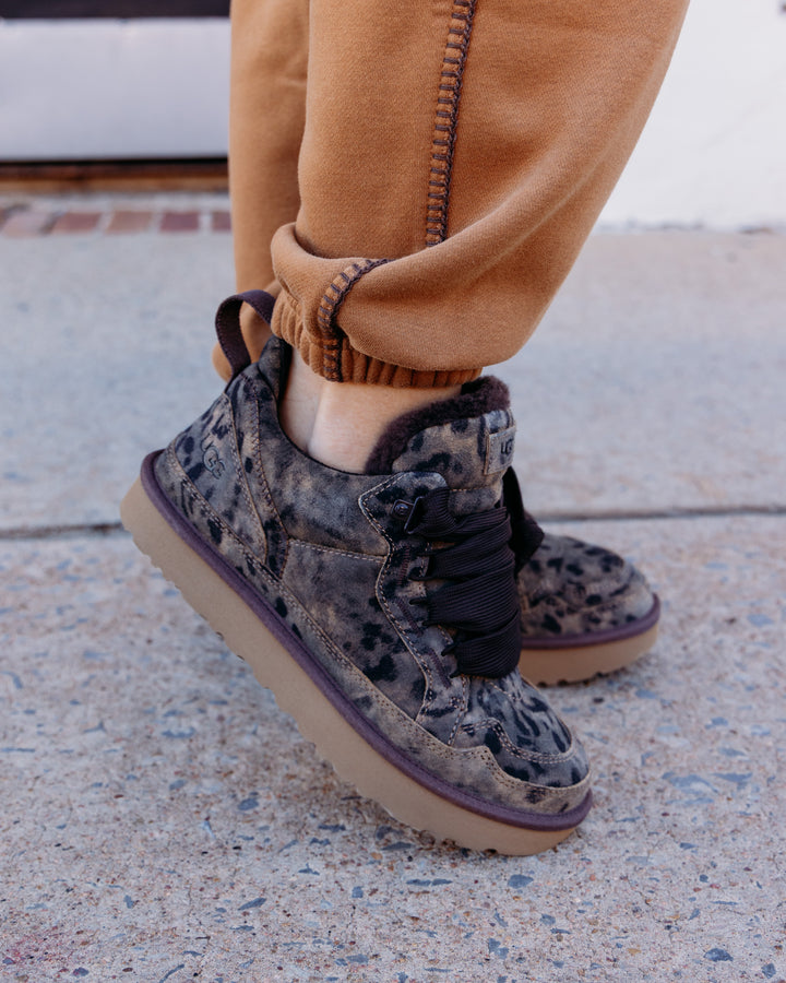 UGG: Lowmel Spotted in Chestnut (1187485)