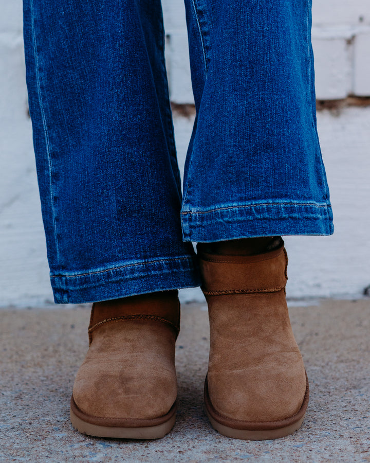 UGG: Classic Ultra Mini in Chestnut (1116109)