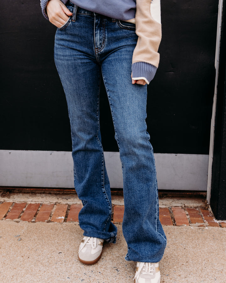Daze: The Heartbreaker Mid Rise Flare in Dusk (D00017260-SO)