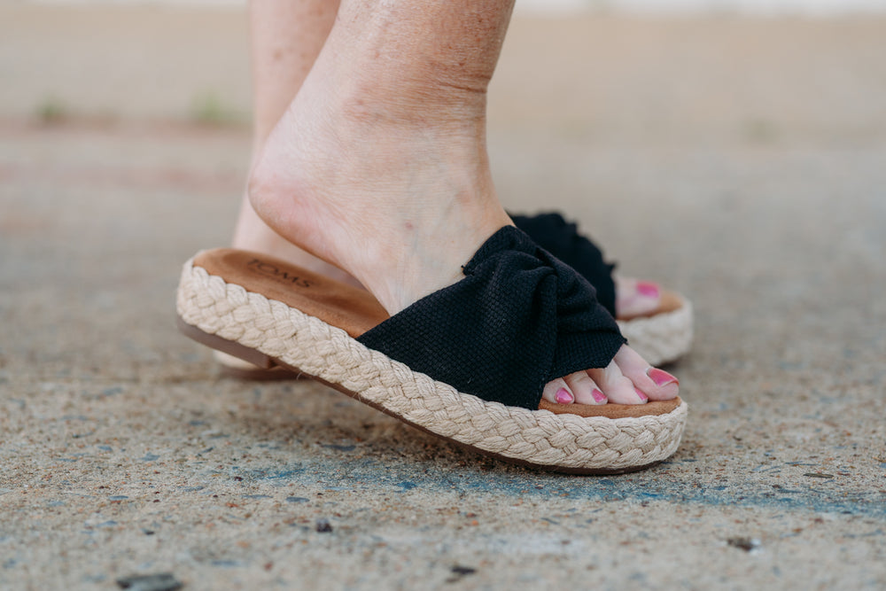 Toms: Abby Slide in Black - The Vogue Boutique