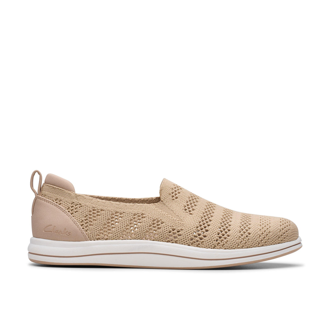 Clarks: Breezey Izzy Sand - The Vogue Boutique