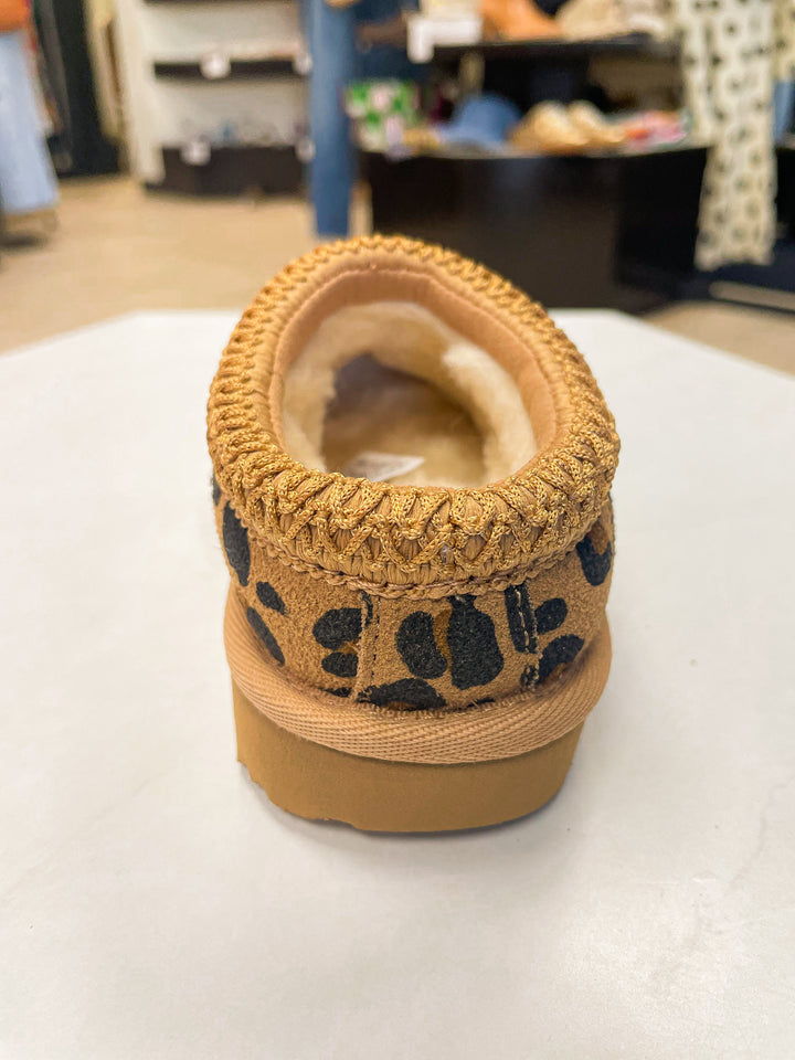 UGG: Tasman II Spotted in Tan