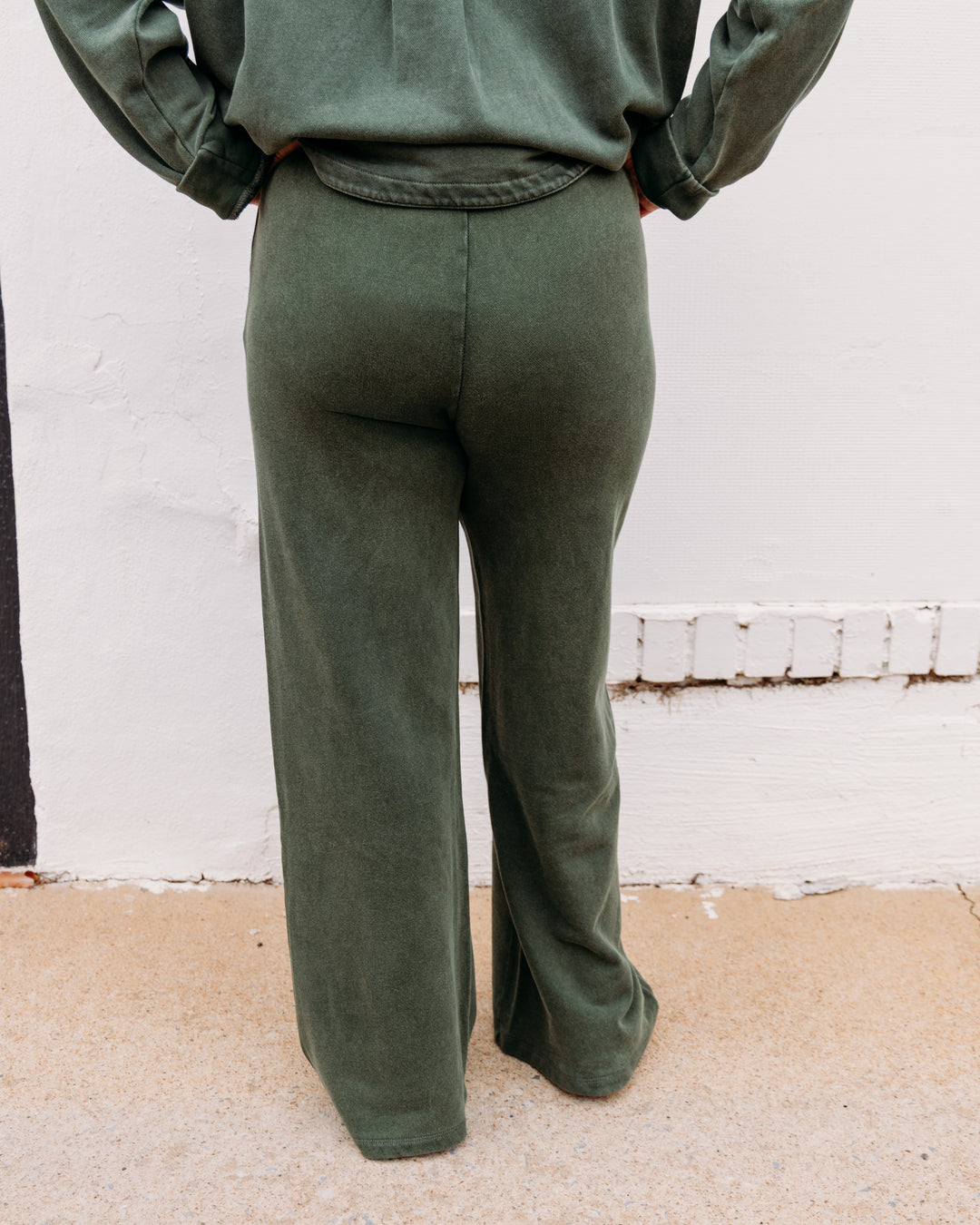 Z Supply: Hunter Knit Pant in Classic Olive (ZP253872S)