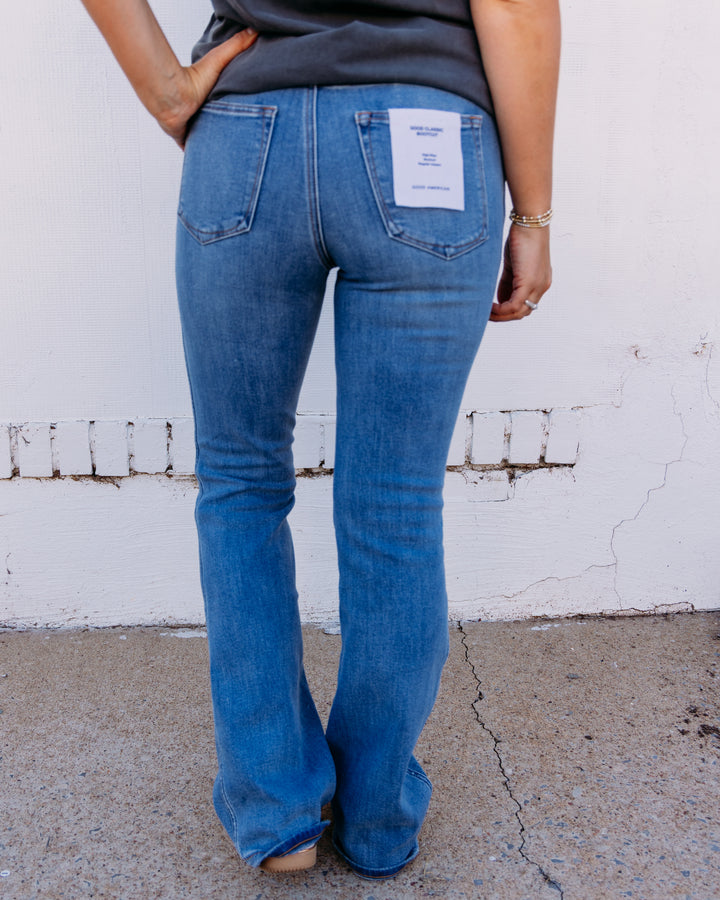 Good American: Classic Bootcut Jeans in Cedarwick (GCLBC067F)