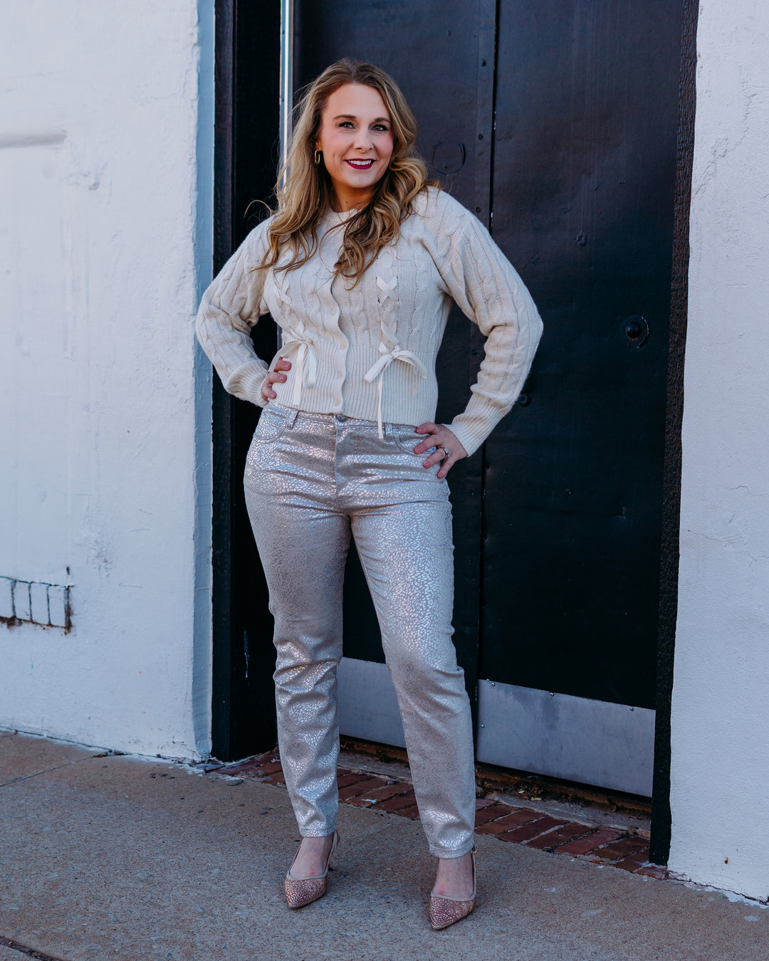 Kut: Charlize High Rise Cigarette Leg W/ Clean Hem in Cream/Silver - The Vogue Boutique