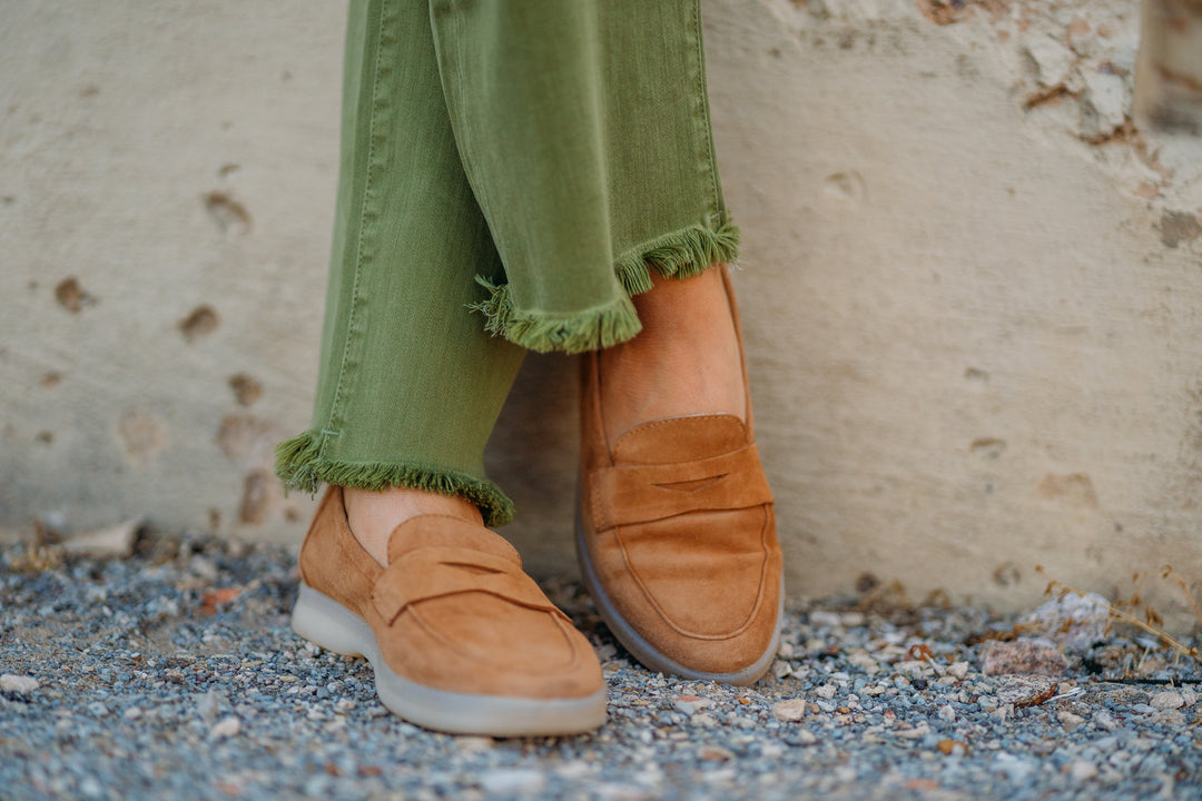 Vaneli: Undine Cuio Suede Flat - The Vogue Boutique