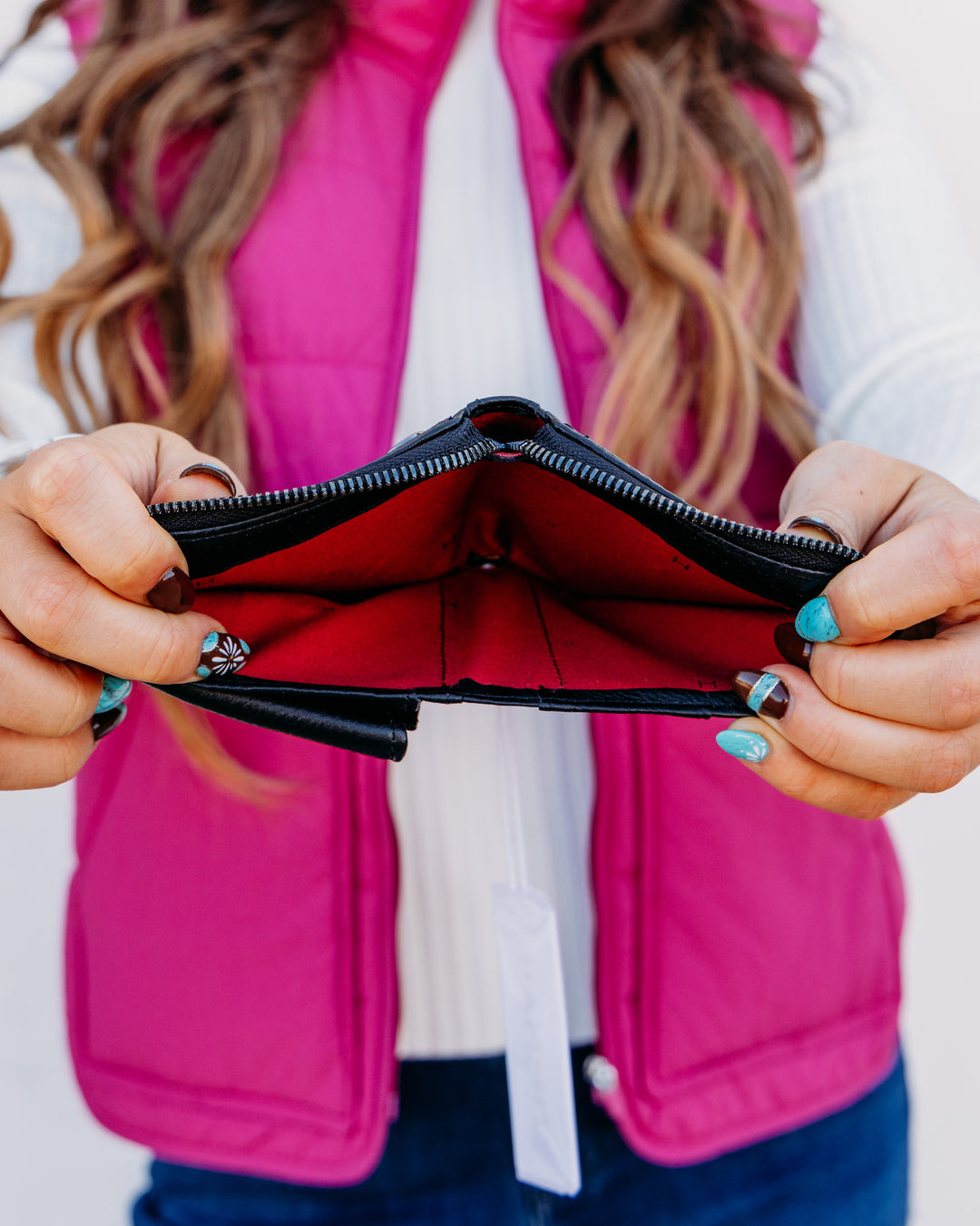 Hammitt: 5 North in Black/Brushed Gold Red Zip (17256)