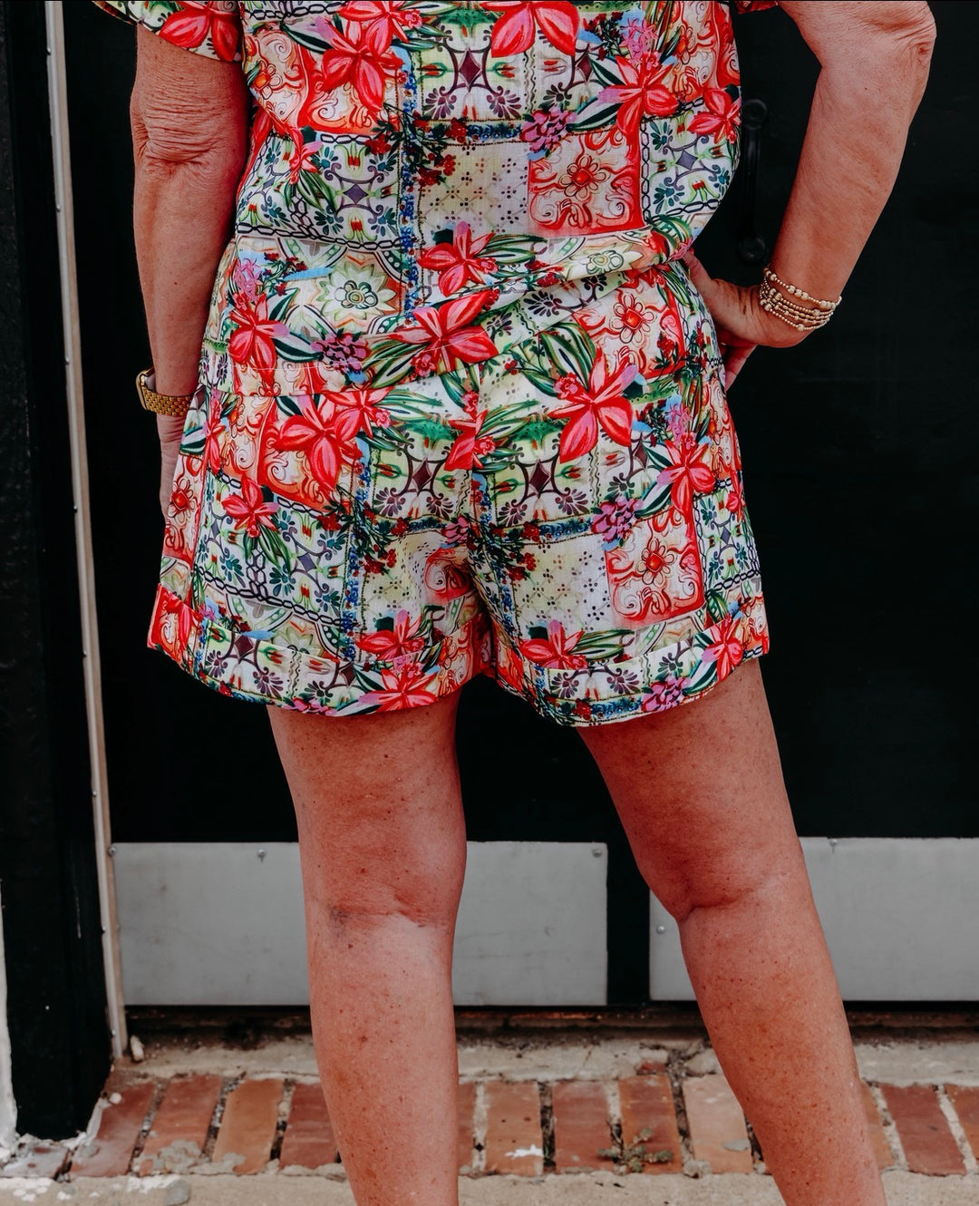 Joy Joy: Cuffed Pull on Shorts in Floral Patch (76A7500-5)