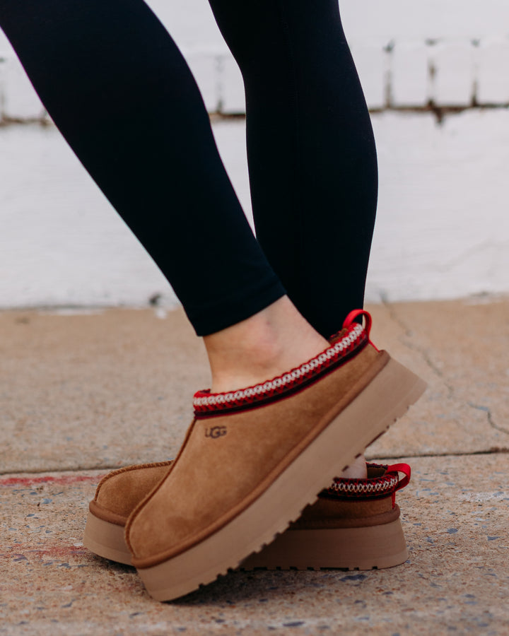 UGG: Tazz Platform Slipper in Chestnut - The Vogue Boutique