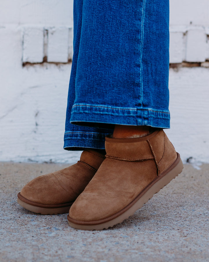 UGG: Classic Ultra Mini in Chestnut (1116109)