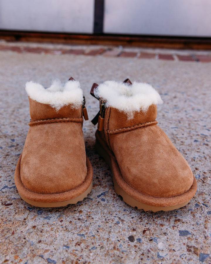UGG: Toddler Ultra Mini Bailey Bow Boot in Chestnut