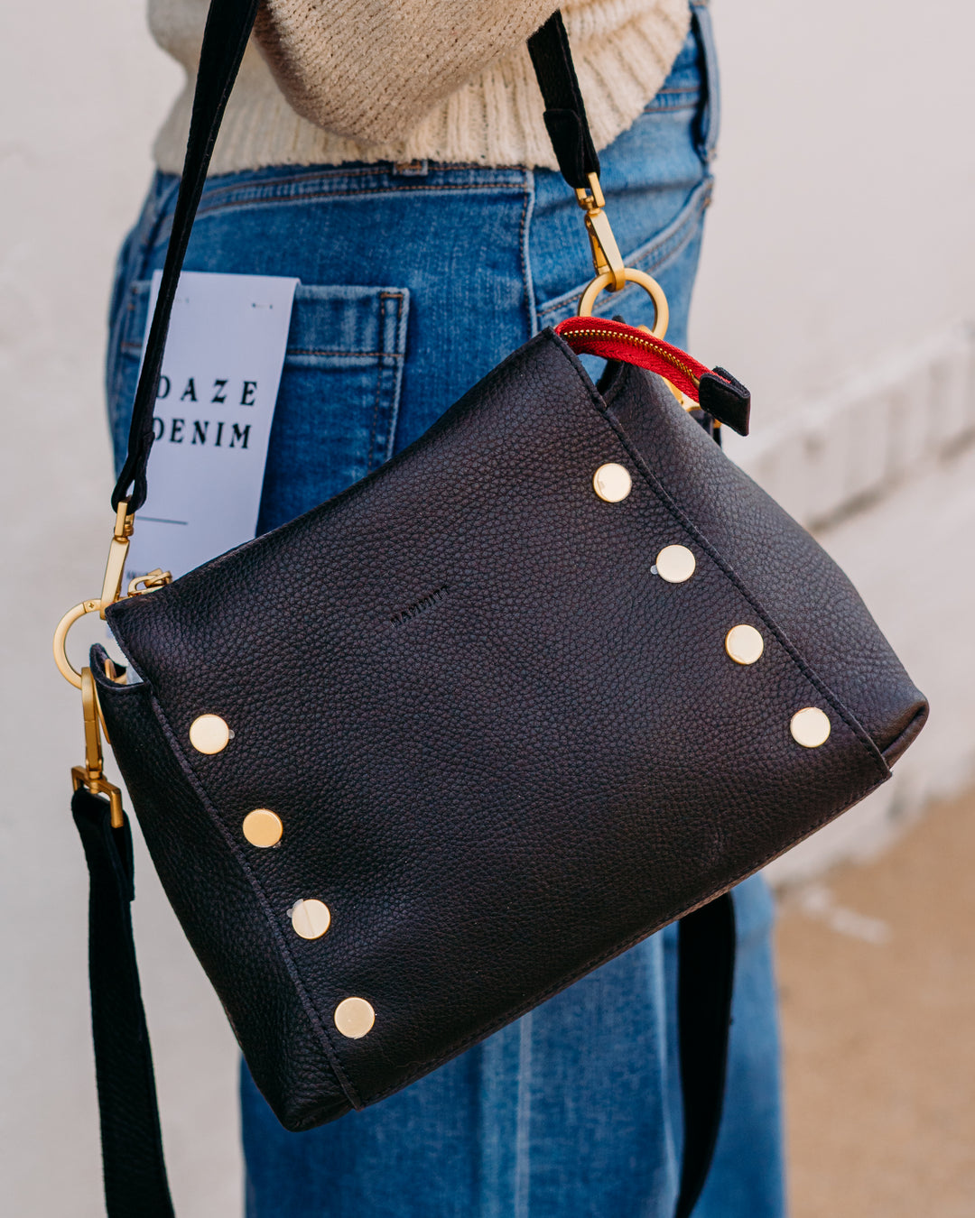 Hammitt: Bryant Med in Black/Brushed Gold Red Zip
