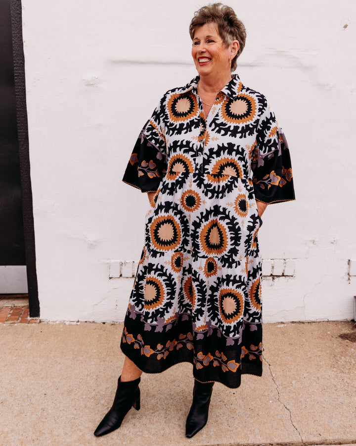 Ivy Jane: Tiered Maxi Border Print Dress in Black (72698)