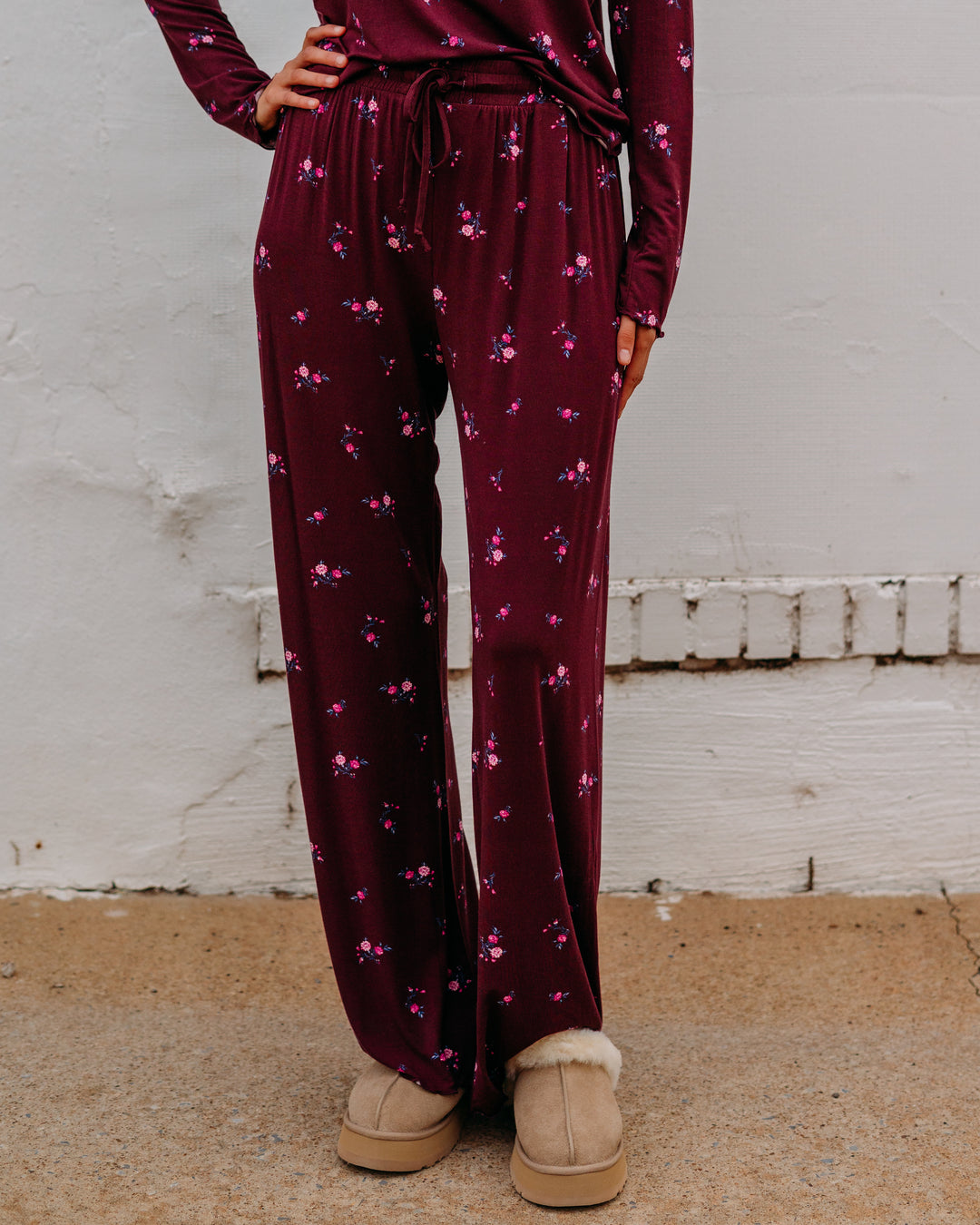 Z Supply: At Ease Ditsy Pant in Merlot - The Vogue Boutique