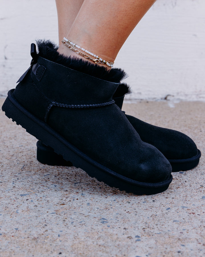 UGG: Ultra Mini Bailey Bow Boot in Black (1185491)