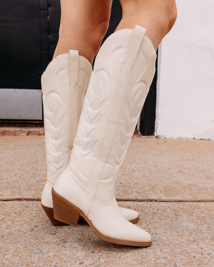 Coconuts: DIXIE in Off White Zzofw