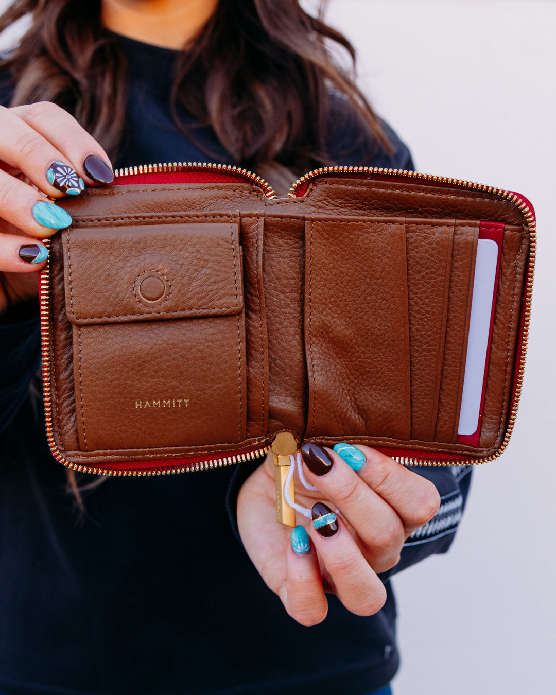 Hammitt: 5 North – Mahogany Pebble/Brushed Gold Red Zip