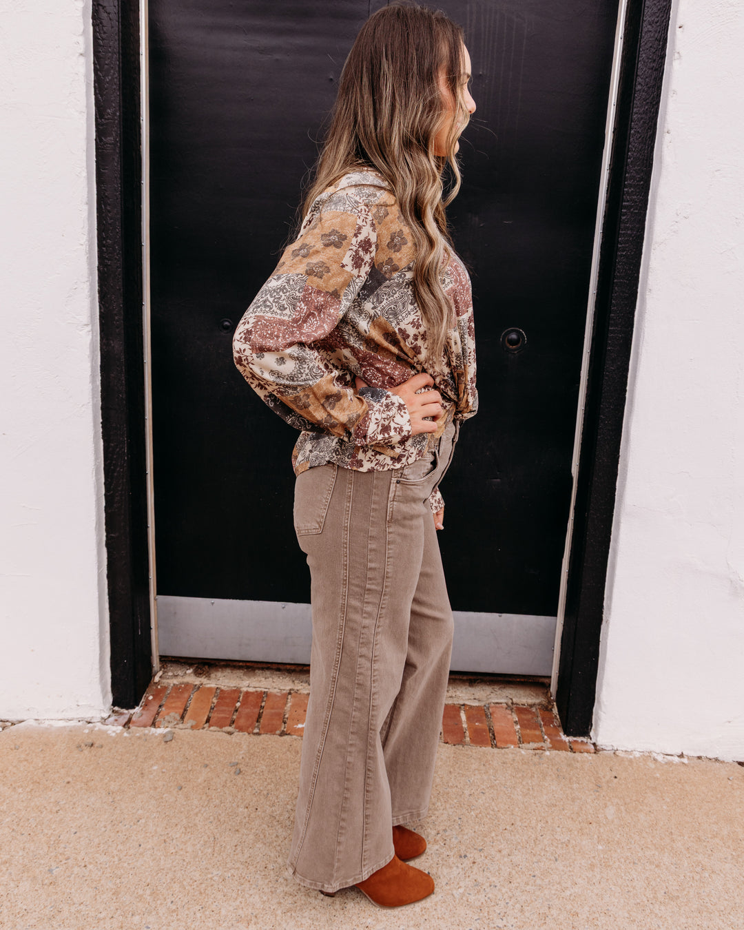 Charlie B: Printed Long Sleeve Shirt with Twisted Front in Édredon (C4551PP)