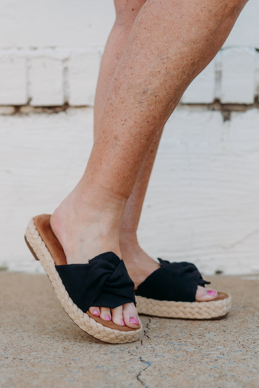 Toms: Abby Slide in Black - The Vogue Boutique