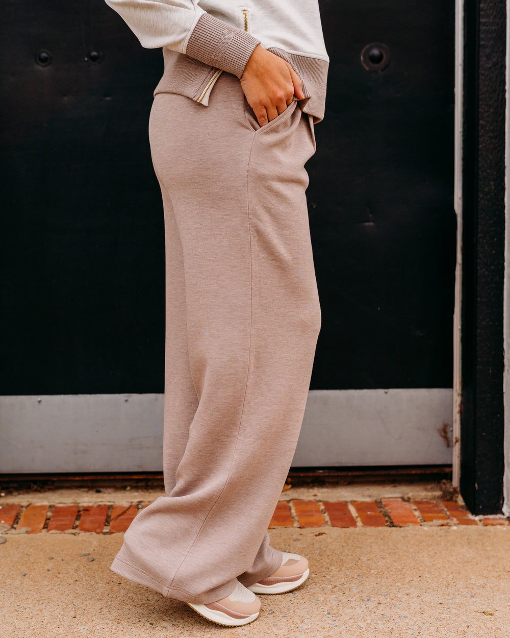 Varley: The Extra Wide Leg Pant 32' in Taupe Marl - The Vogue Boutique