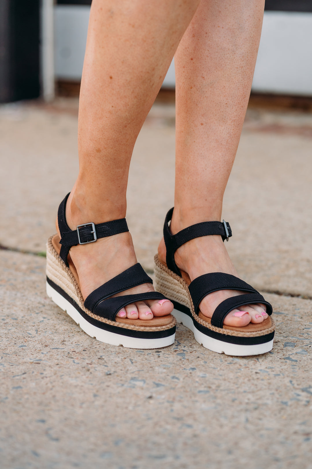 Toms: Darya Sandals in Black - The Vogue Boutique