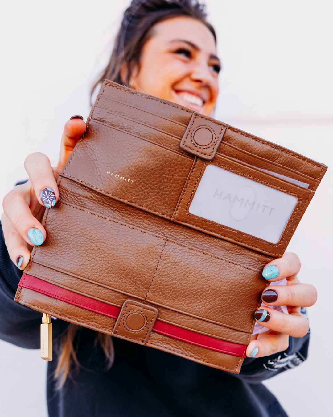 Hammitt: 110 North – Mahogany Pebble/Brushed Gold Red Zip