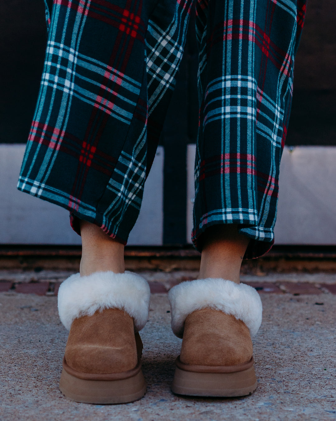 Ugg: W Tazzelle Chestnut Slippers - The Vogue Boutique