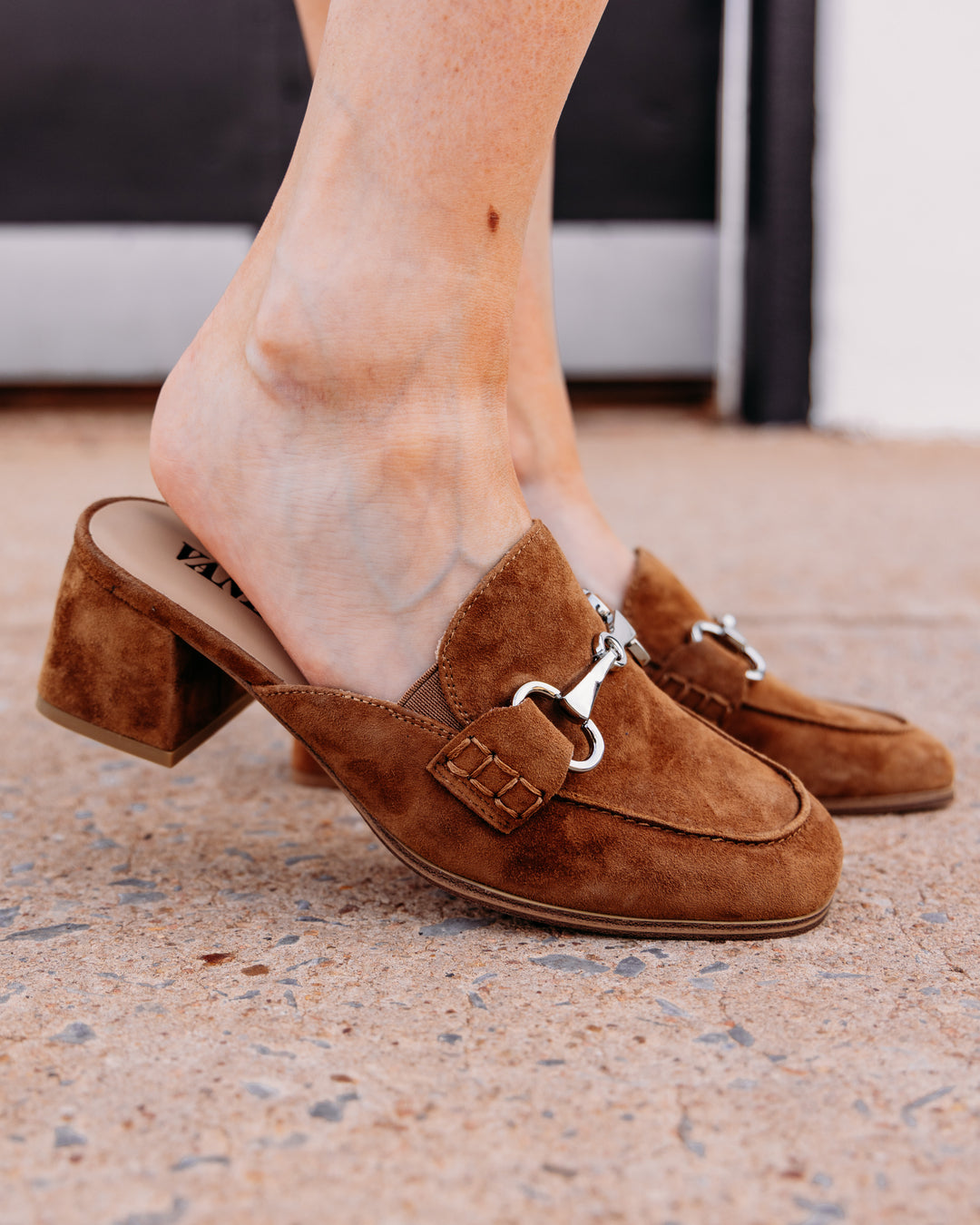 Vanlie: Vestry Flats in Cuoio Suede  (317486)