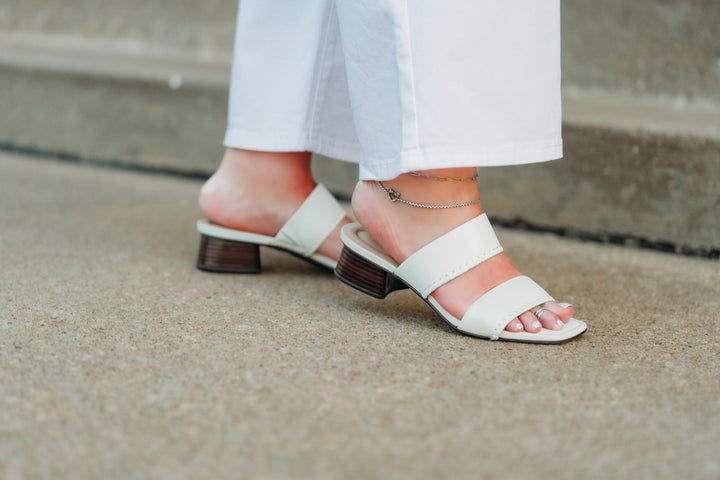 Clarks: Serina Mule in Off White - The Vogue Boutique