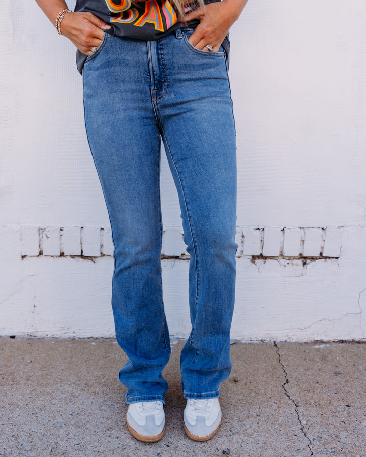 Good American: Classic Bootcut Jeans in Cedarwick (GCLBC067F)