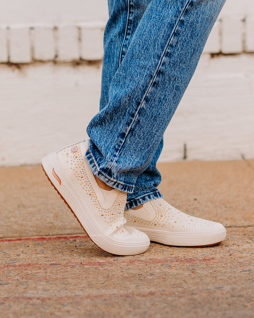 Skechers Arch Fit Arcade Sneakers - Off White | Martha Stewart