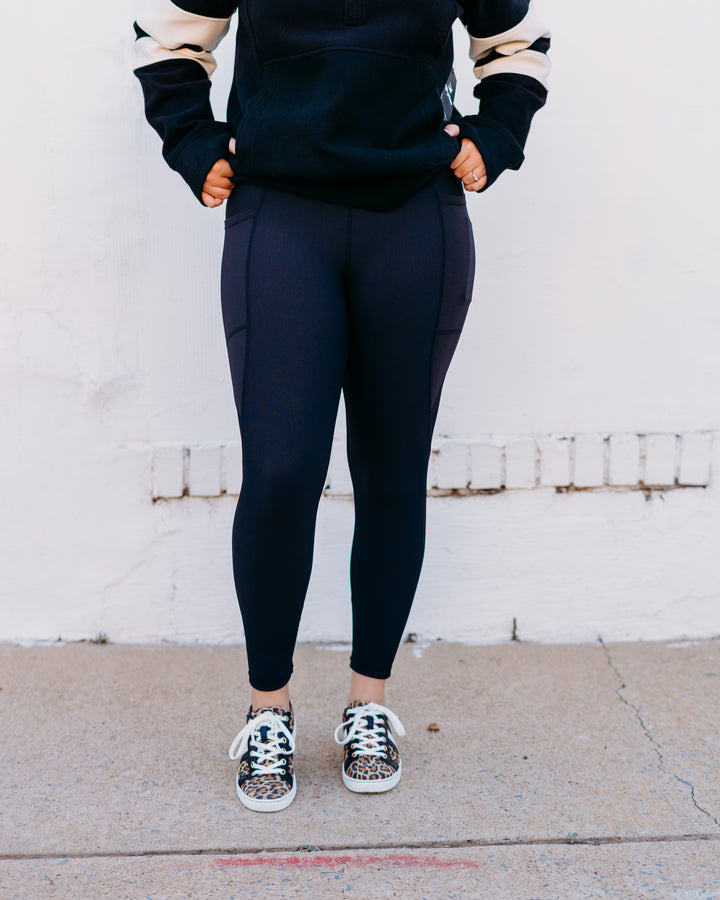 Glyder: Beam 7/8 Leggings in Black - The Vogue Boutique