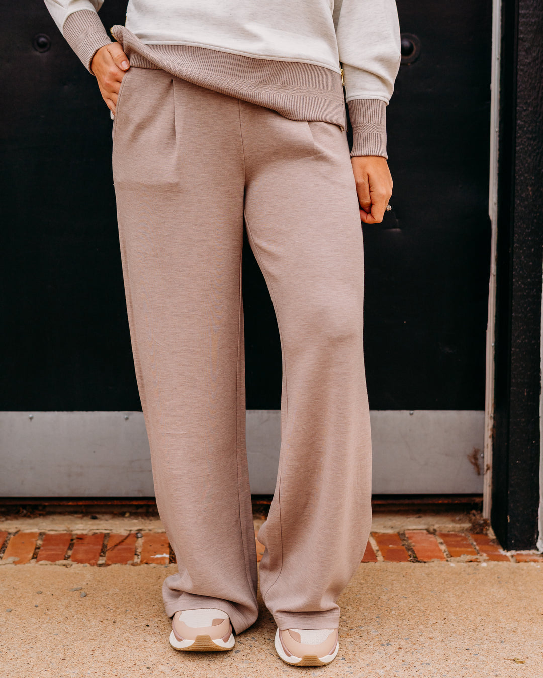Varley: The Extra Wide Leg Pant 32' in Taupe Marl - The Vogue Boutique