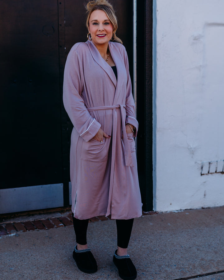 Barefoot Dreams: LMJ Robe with Piping in Teaberry