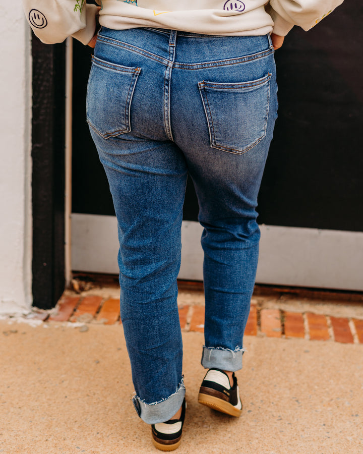 Kut: Racheal High Rise Mom Jean in Extravagant - The Vogue Boutique