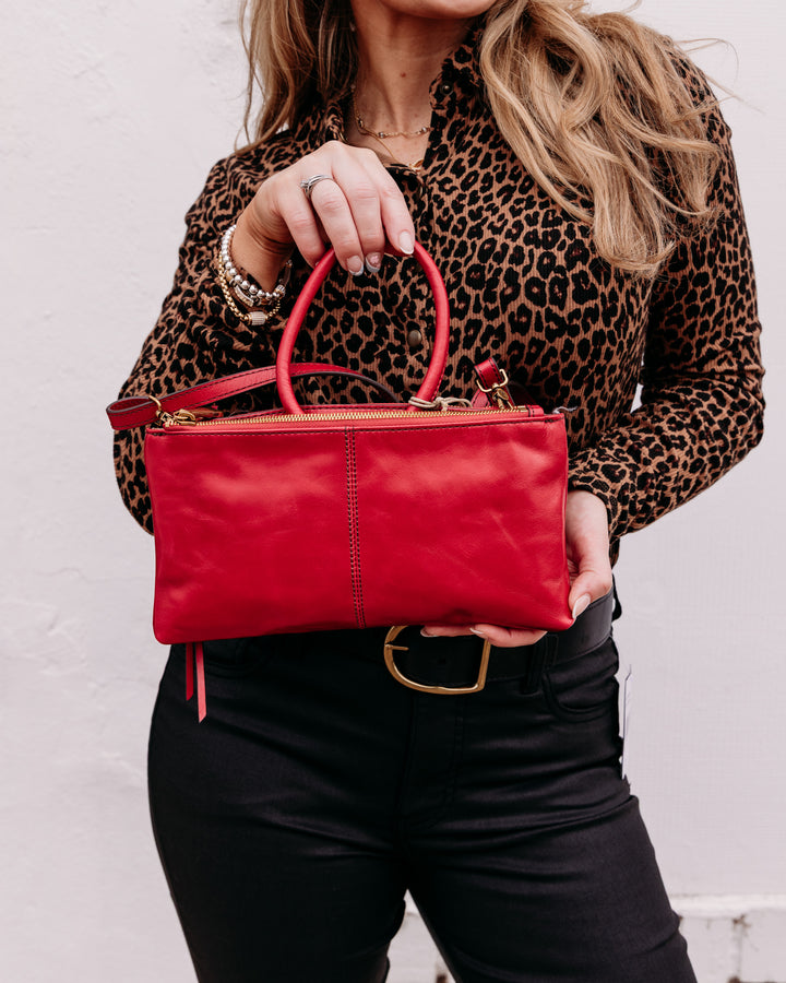 Hobo: Sable Crossbody in True Red (VI-36002TRRD)
