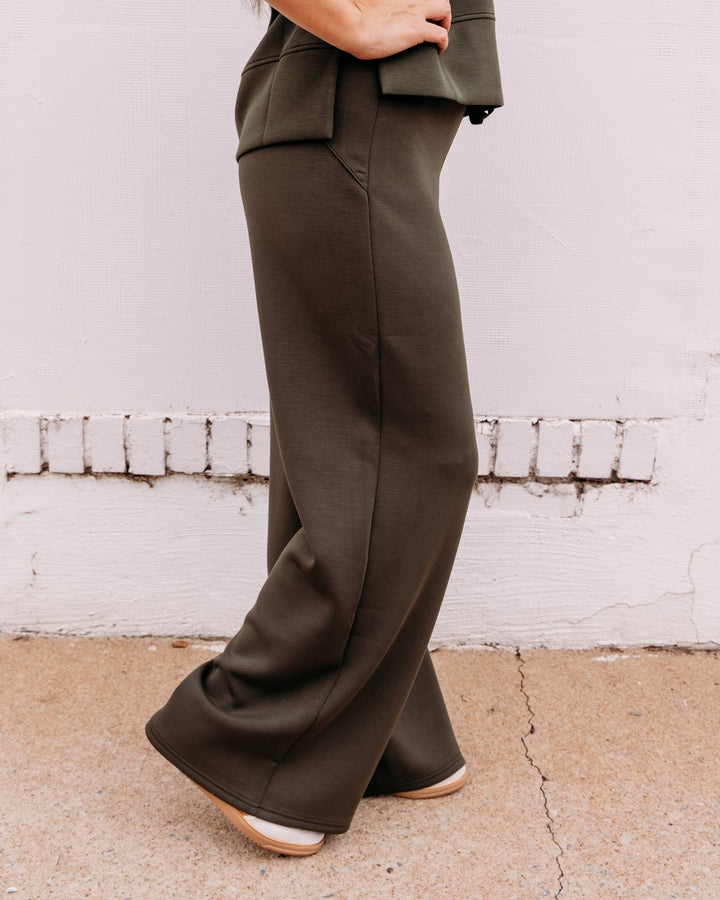 Spanx: Airessentials Wide Leg Pant in Monstera (50239R)