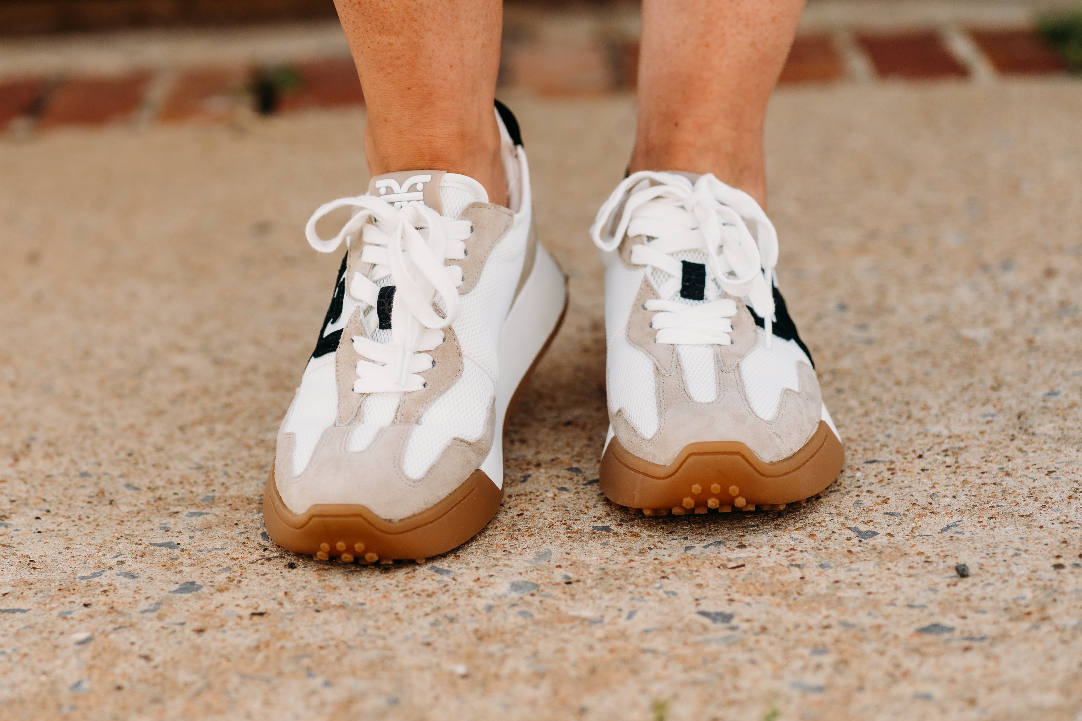 Sam Edelman Langley Lace Up Sneaker in White/Tan/Black – The Vogue