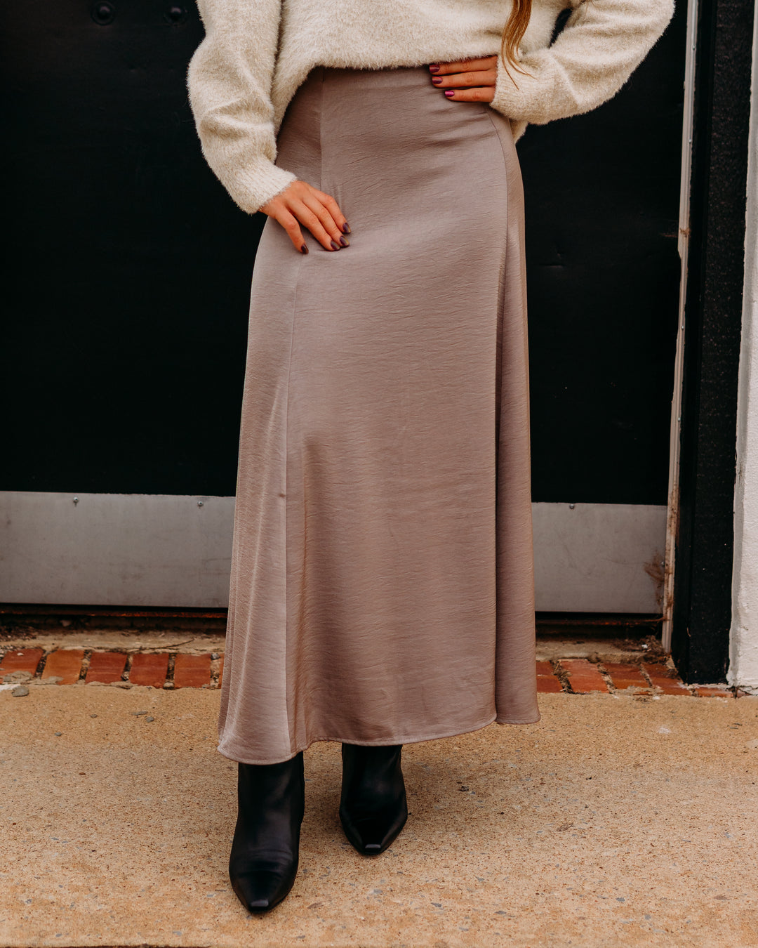 Z Supply: NorthPointe Midi Skirt in Moonlight - The Vogue Boutique