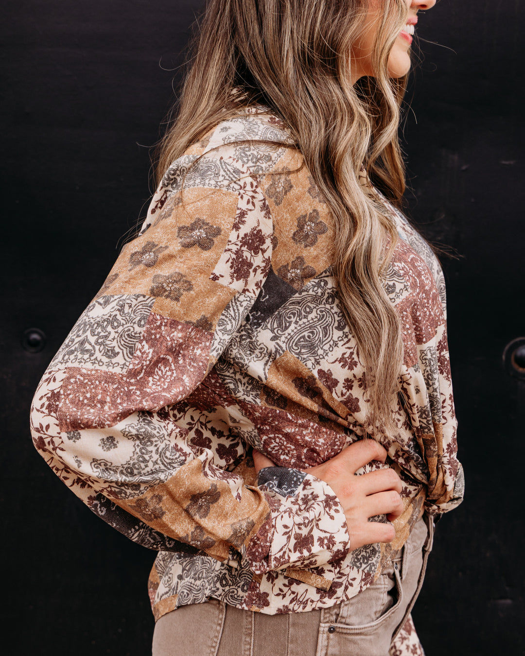 Charlie B: Printed Long Sleeve Shirt with Twisted Front in Édredon (C4551PP)