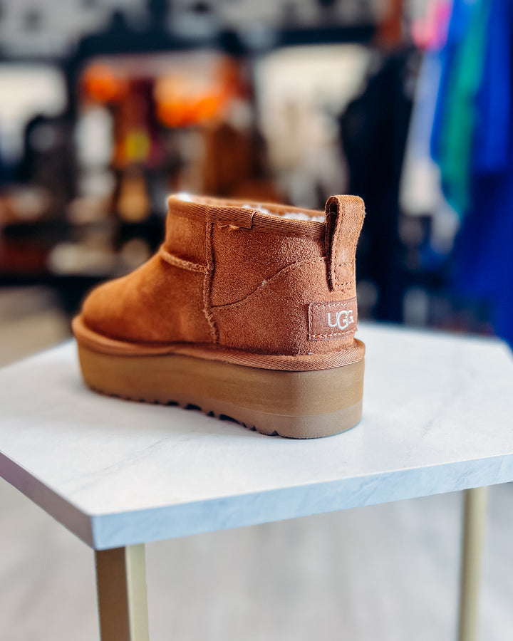 UGG: Kids Classic Ultra Mini Platform in Chestnut - The Vogue Boutique