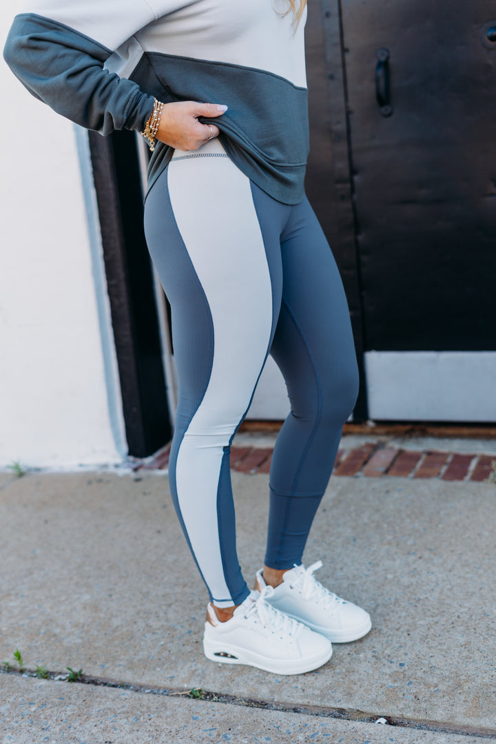 Glyder: Fusion Leggings in Carbon/Ash Grey - The Vogue Boutique