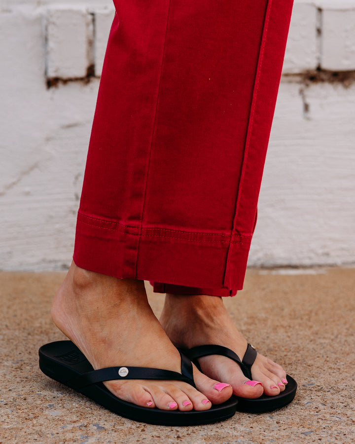 Reef: Vista Ivy in Black (CJ9157) - The Vogue Boutique