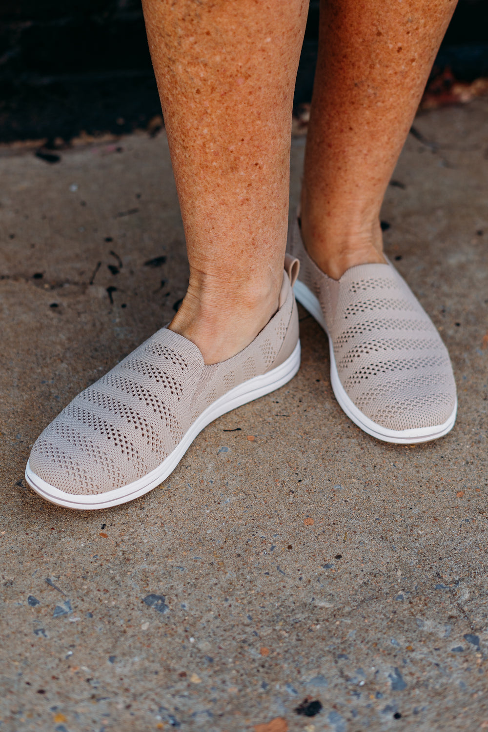 Clarks: Breezey Izzy Sand - The Vogue Boutique