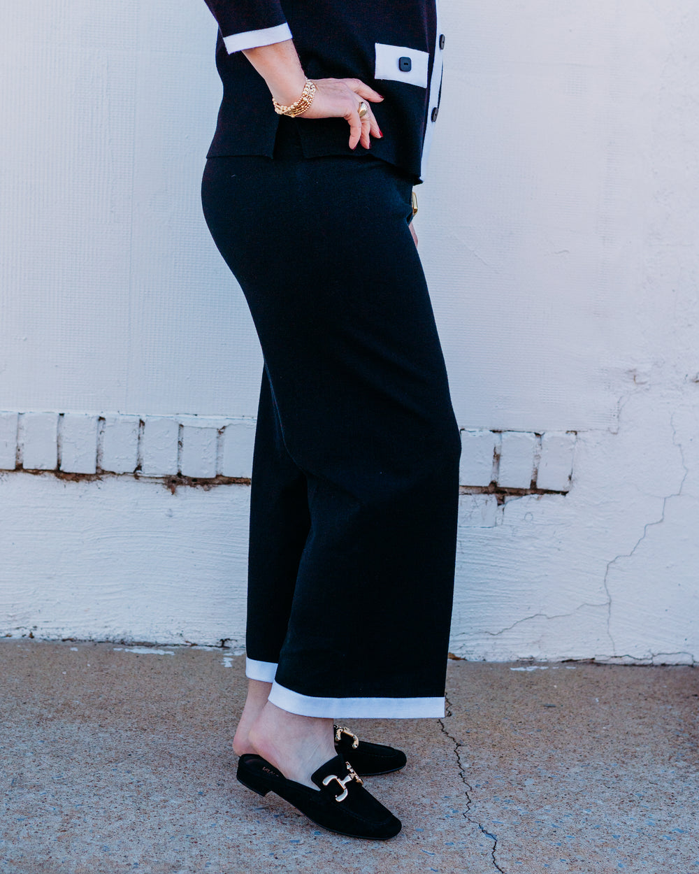 Multiples: P/O Elastic Waist Wide Leg Crop Pant in Black (M16106PM) - The Vogue Boutique